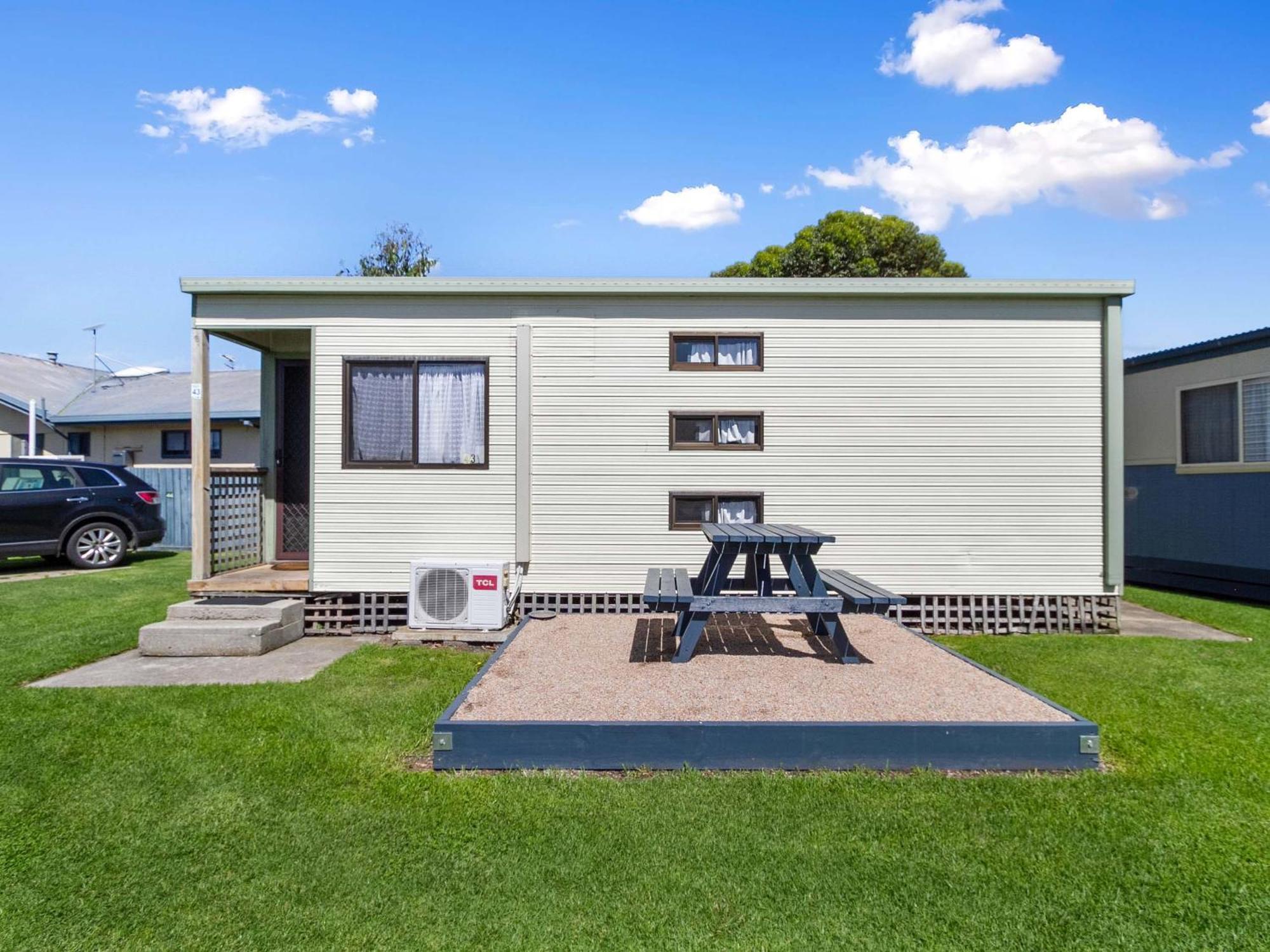 Waters Edge Holiday Park Lakes Entrance Exterior foto