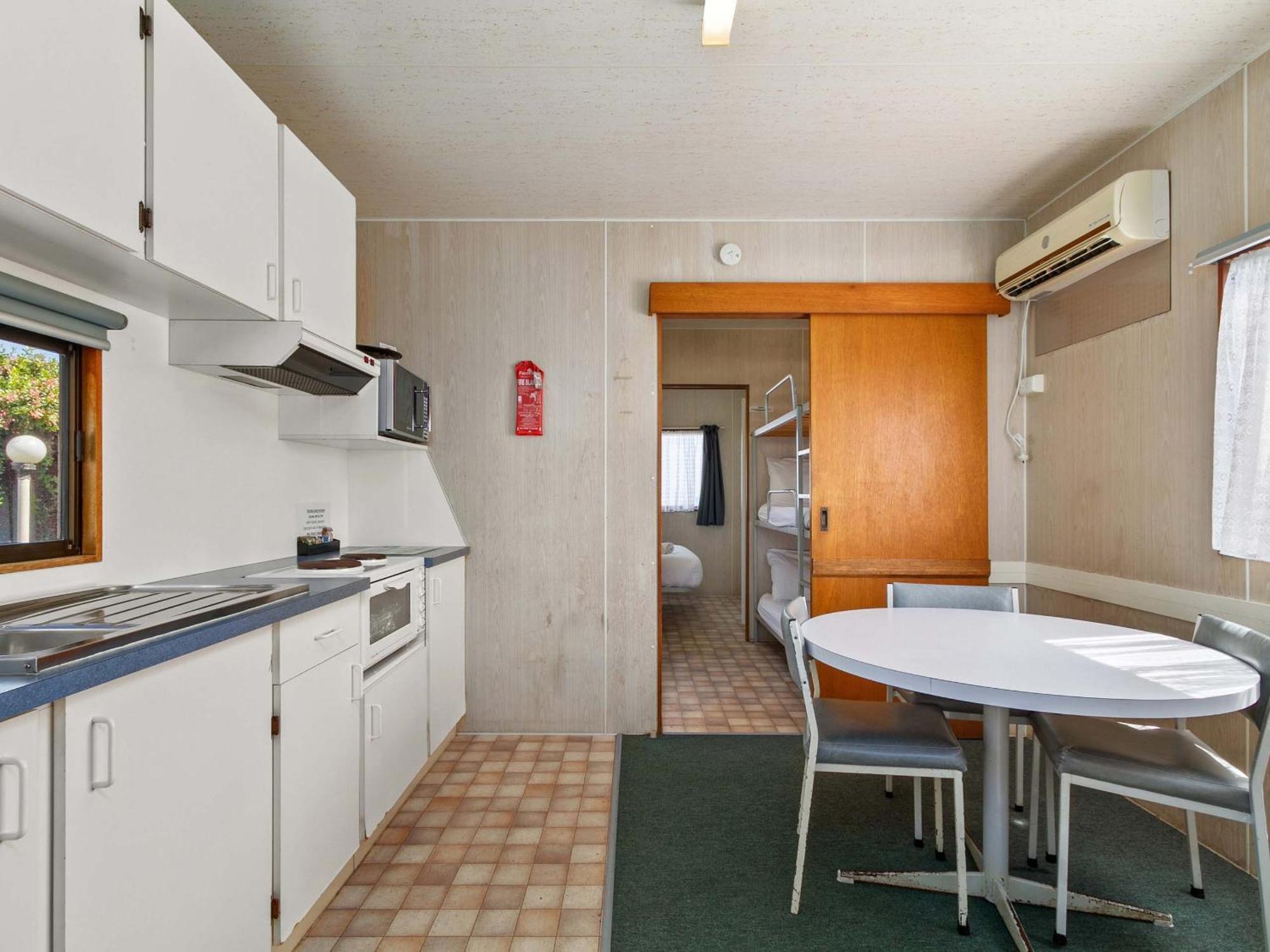 Waters Edge Holiday Park Lakes Entrance Exterior foto
